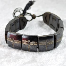 023072
